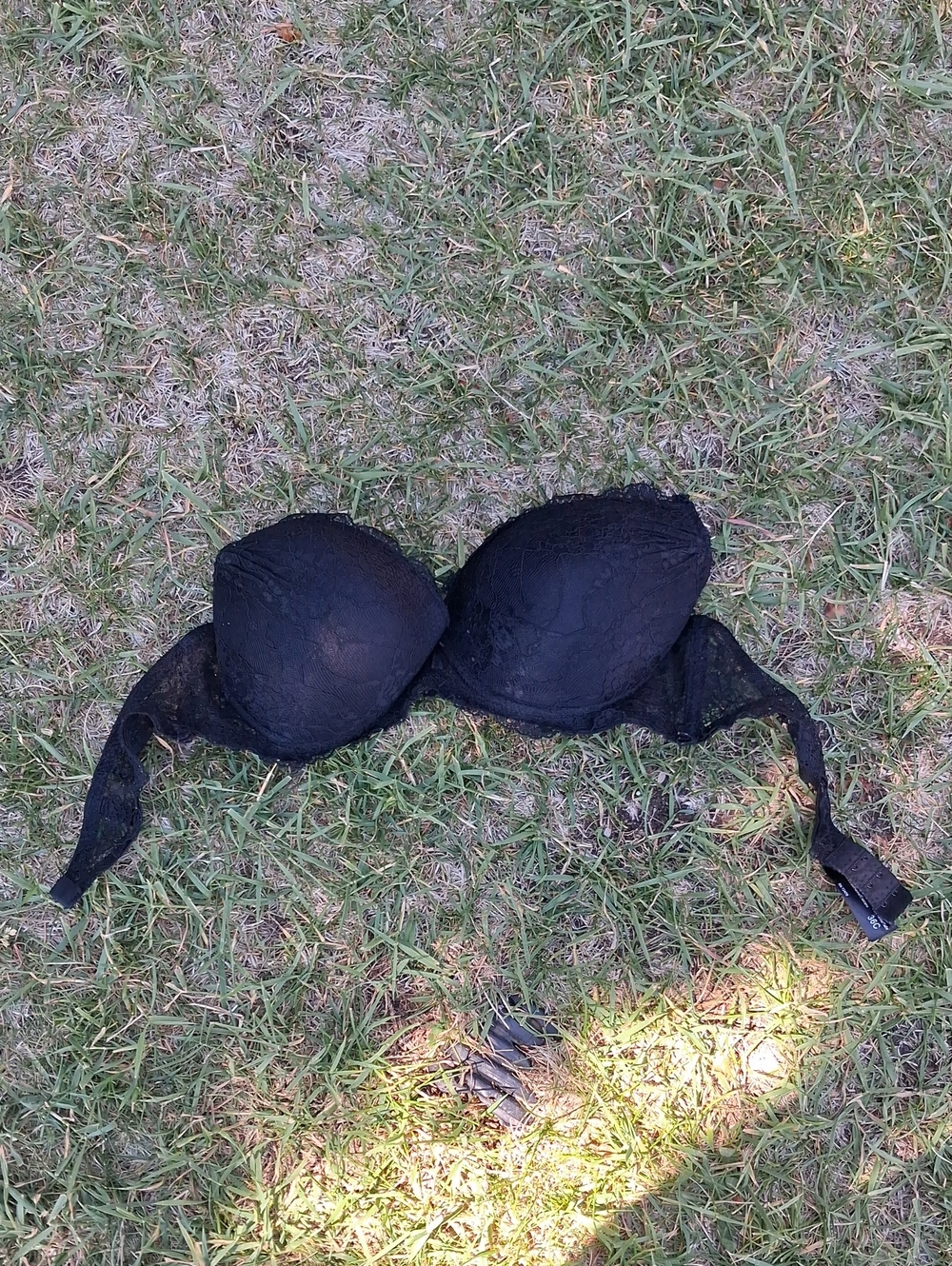 Black Lace Strapless Bra
